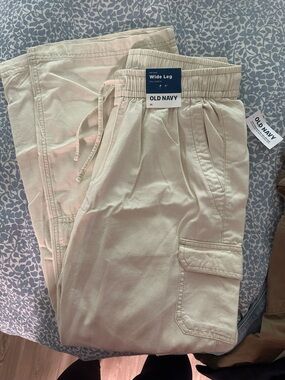 Cream old navy cargo pants